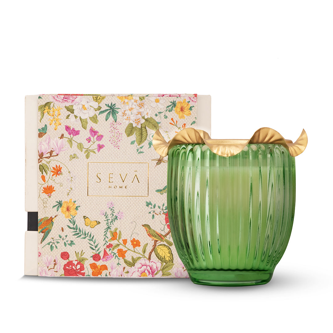 Festive Scented Candle - Intense Wood